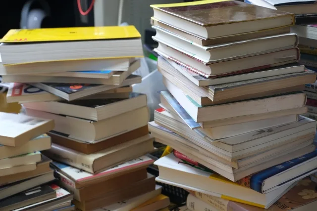 本を捨てるスピリチュアルな意味｜運気アップする手放し方